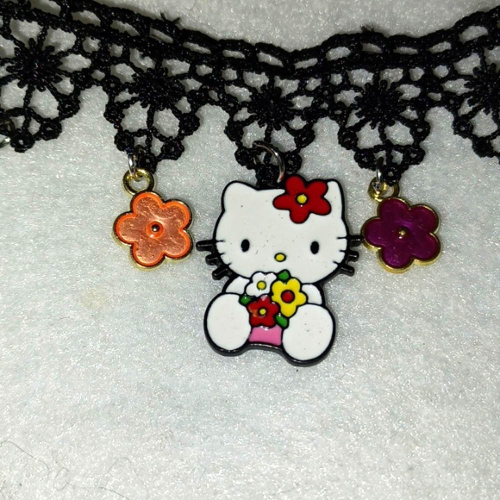 Hello Kitty's Floral Choker